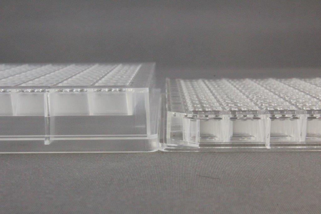 Protège-coin adhésif Sismo, plastique, transparent, 96 po L. x 3/4 po l.  4190